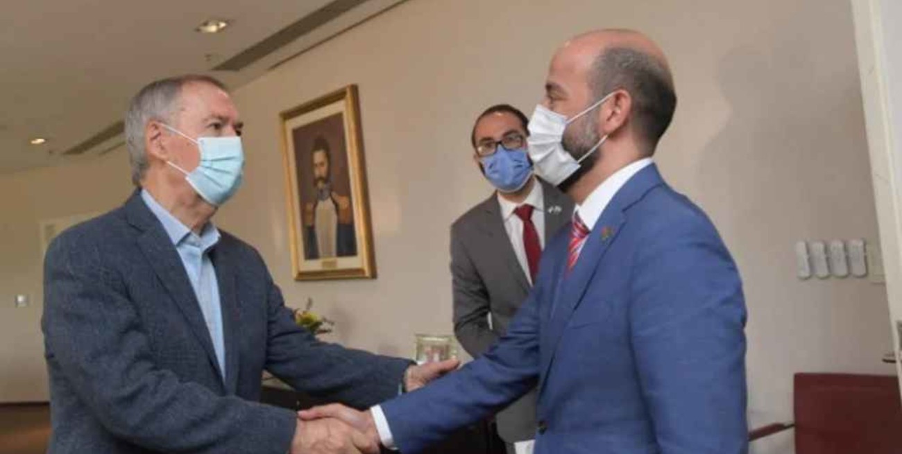 Córdoba firmó un financiamiento para acueducto río Paraná que beneficiará a localidades santafesinas