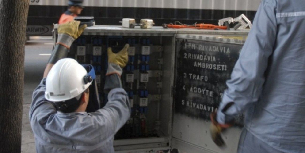 Aumentos de hasta 73 % en tarifas eléctricas para grandes usuarios