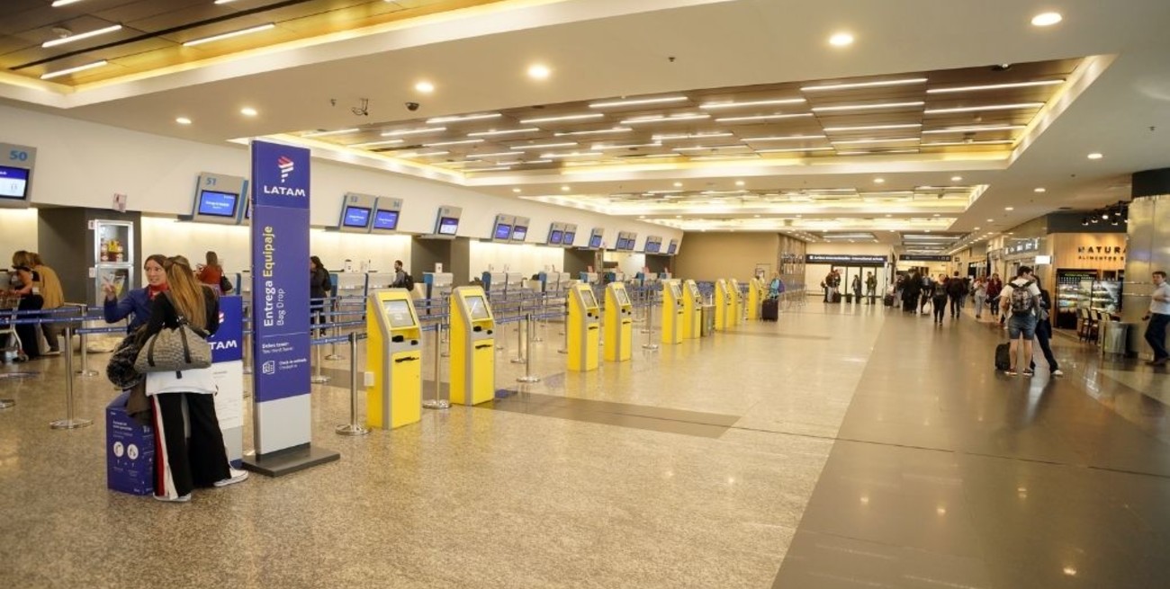 Por una falla en el proceso de check in hay demoras en Aeroparque 