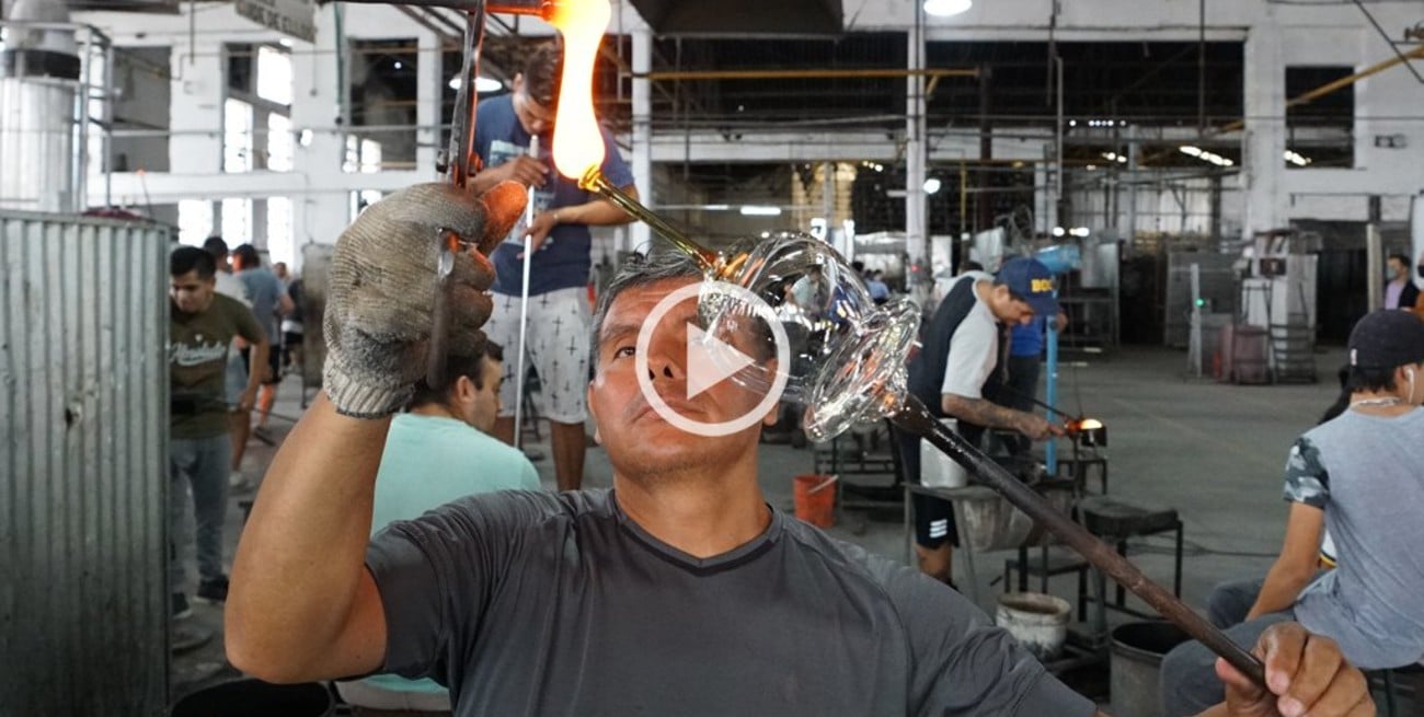 El secreto de ser cristalero, artesano de un oficio milenario 