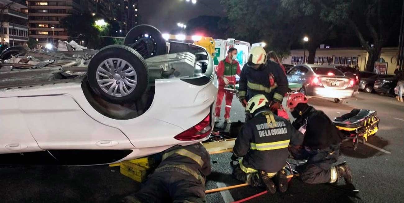 Fuerte choque en Palermo: murieron dos de los accidentados