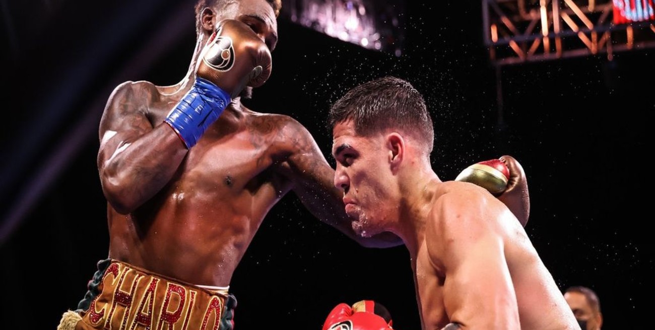 Brian Castaño perdió su título mundial por nocaut ante Jermell Charlo en Estados Unidos