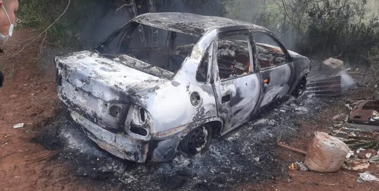 Misiones: encontraron un taxi incendiado y buscan a su conductora
