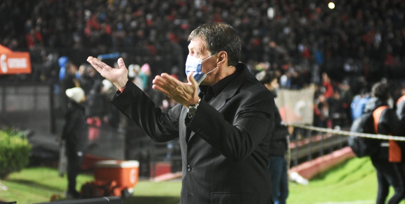 Falcioni: "En todos los partidos fuimos mejores que el adversario"