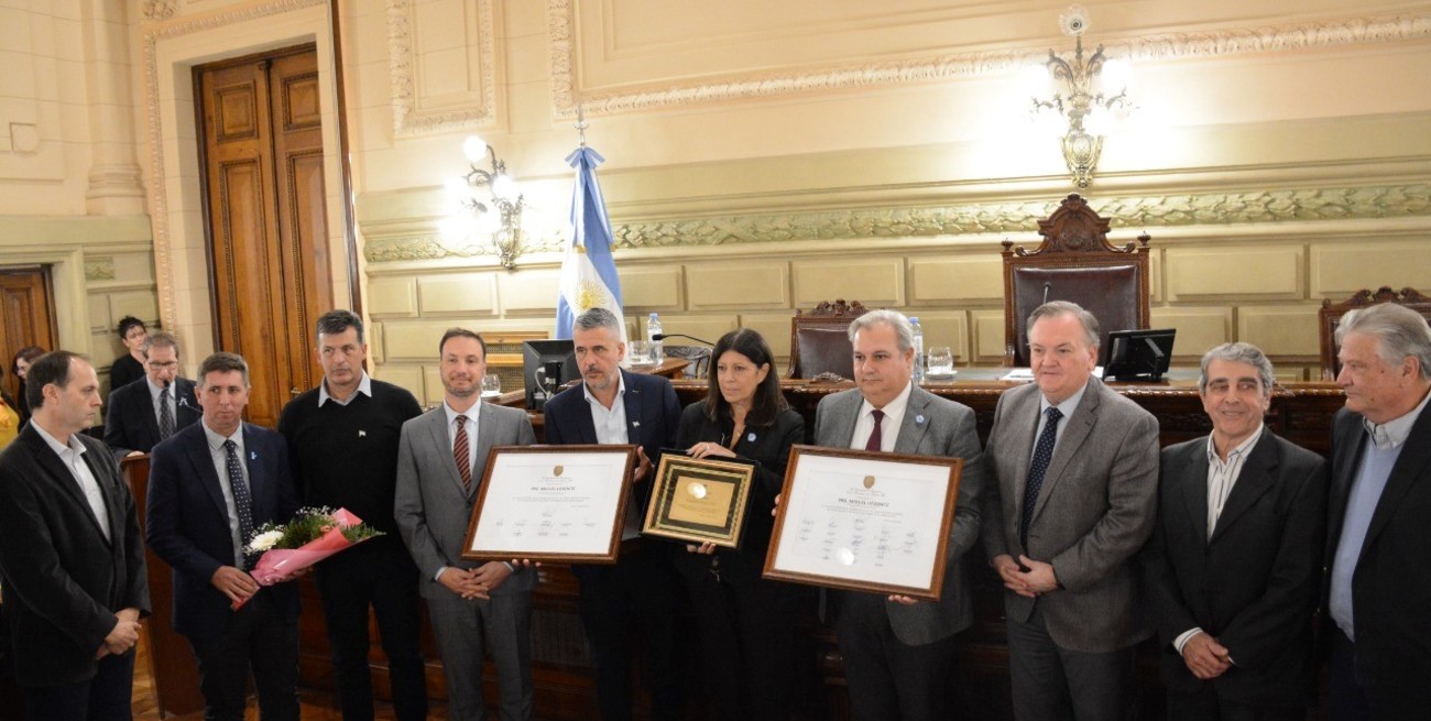 Emotivo homenaje a Miguel Lifschitz en el Senado de Santa Fe