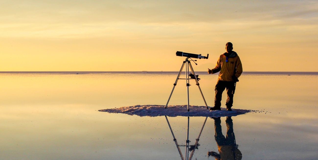 La increíble historia del mochilero que hace 5 años recorre América buscando el mejor cielo