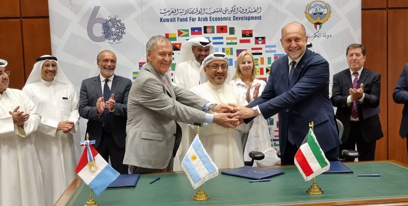 Perotti y Schiaretti firmaron en Kuwait el crédito para la construcción del acueducto Santa Fe - Córdoba