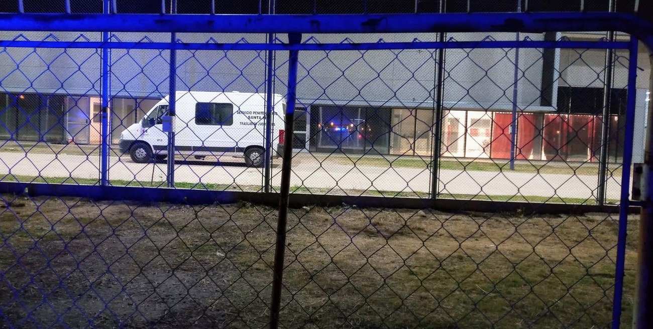 Rosario: balearon la cárcel donde está "El Viejo" Cantero