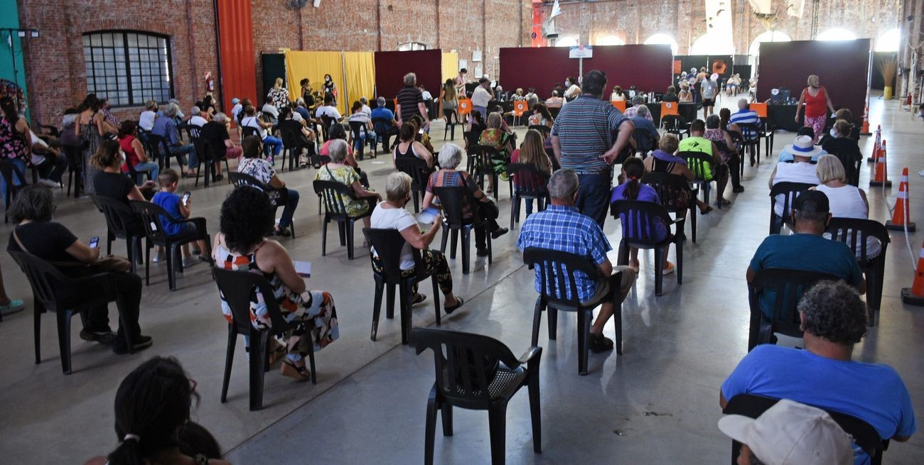 Cuarta ola, cuarta dosis: la vacunación Covid es libre y espontánea pero cuál es el requisito