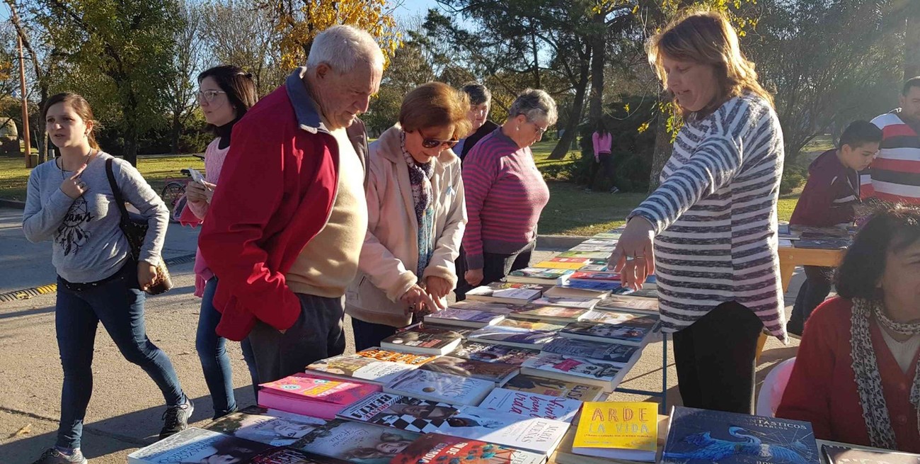 Ramona prepara su Feria de Artesanos