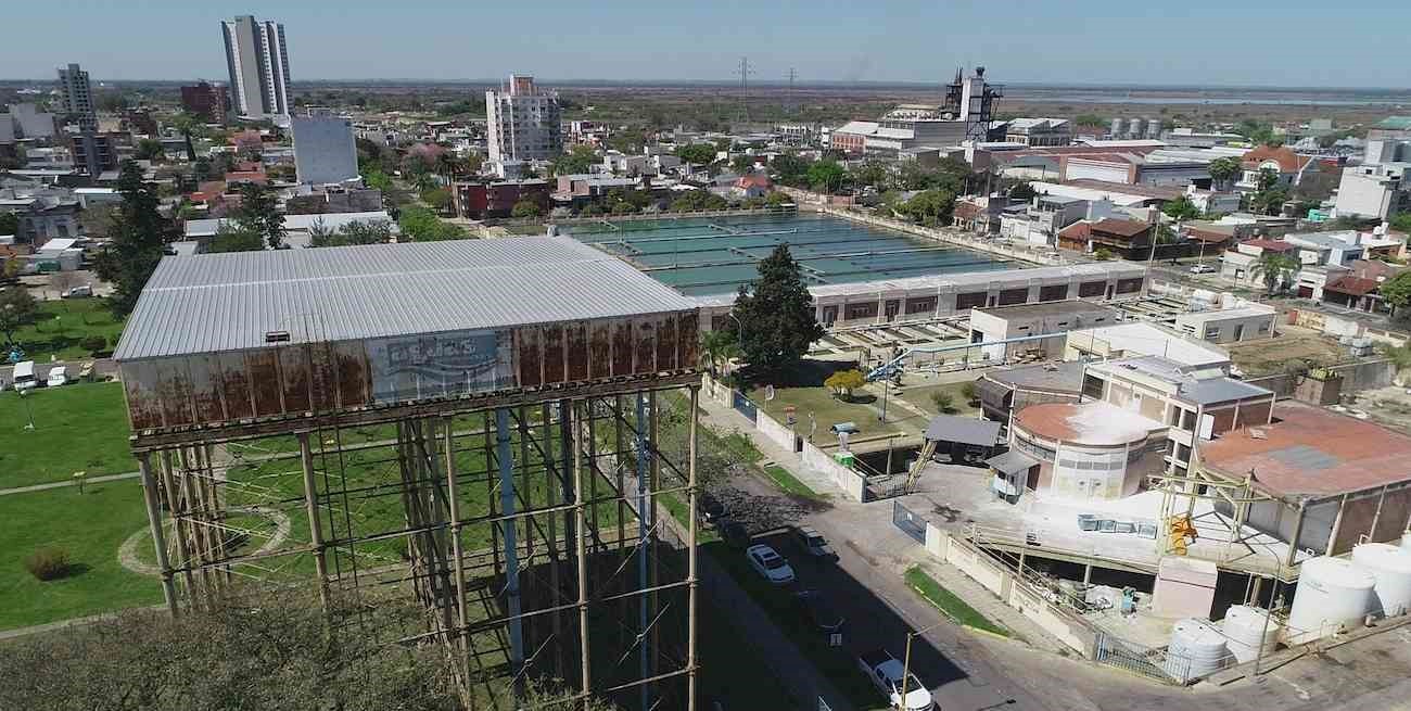 Aguas Santafesinas pone en valor el tanque elevado de barrio Candioti 