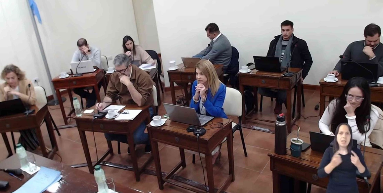 El Concejo no pudo cambiar el chip y siguió envuelto en el lío del “apriete”