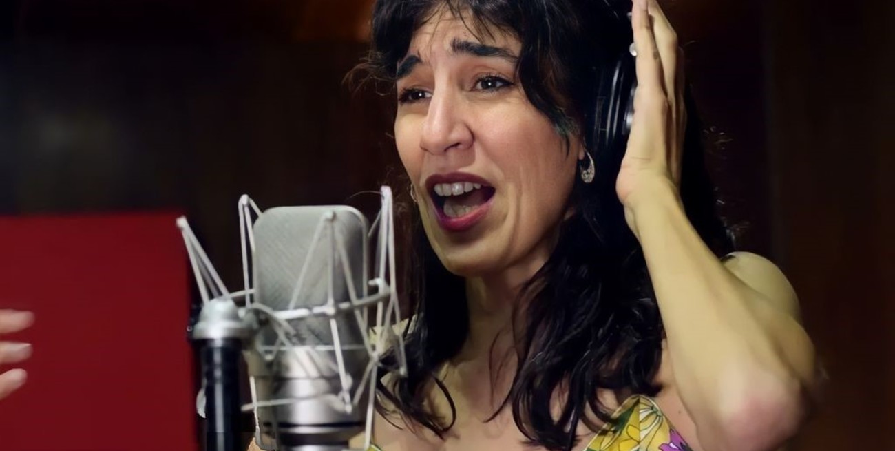 Cecilia Arellano lanzó “Desexilio”