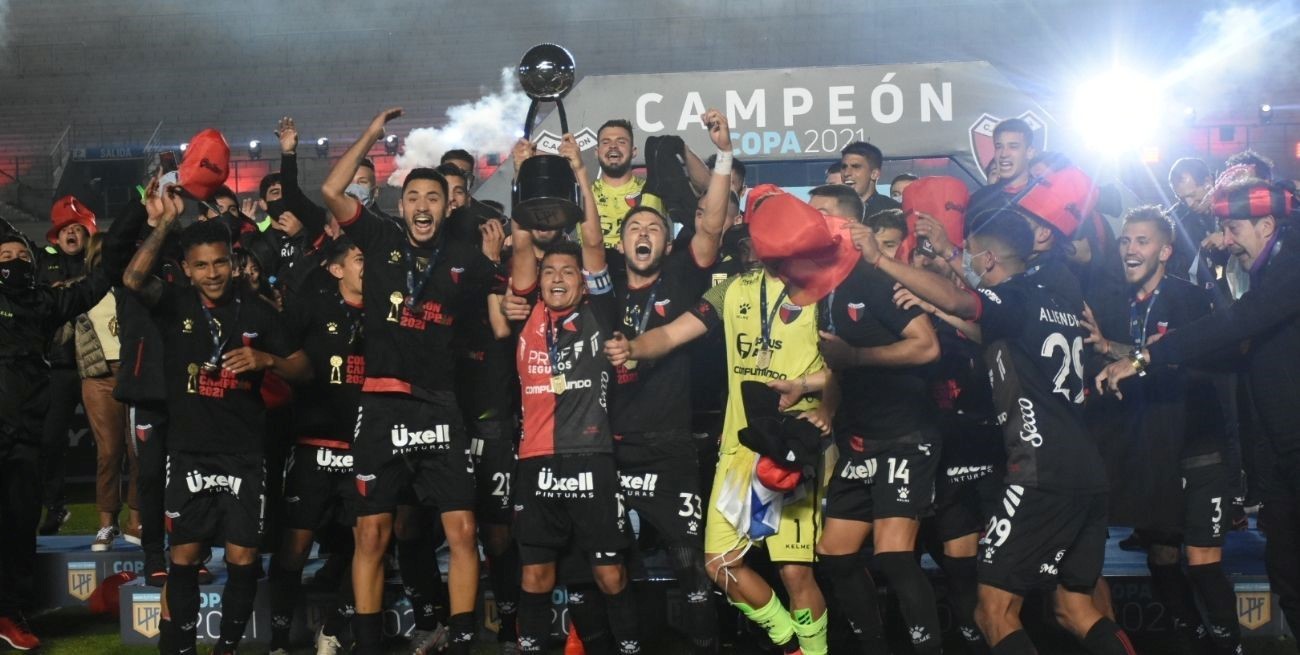 Colón se vuelve en avión de Tucumán por los festejos