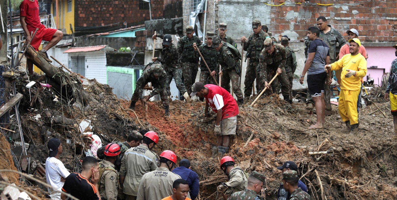 Lluvias, aludes e inundaciones ya dejan 56 muertos y 4.000 evacuados en Brasil