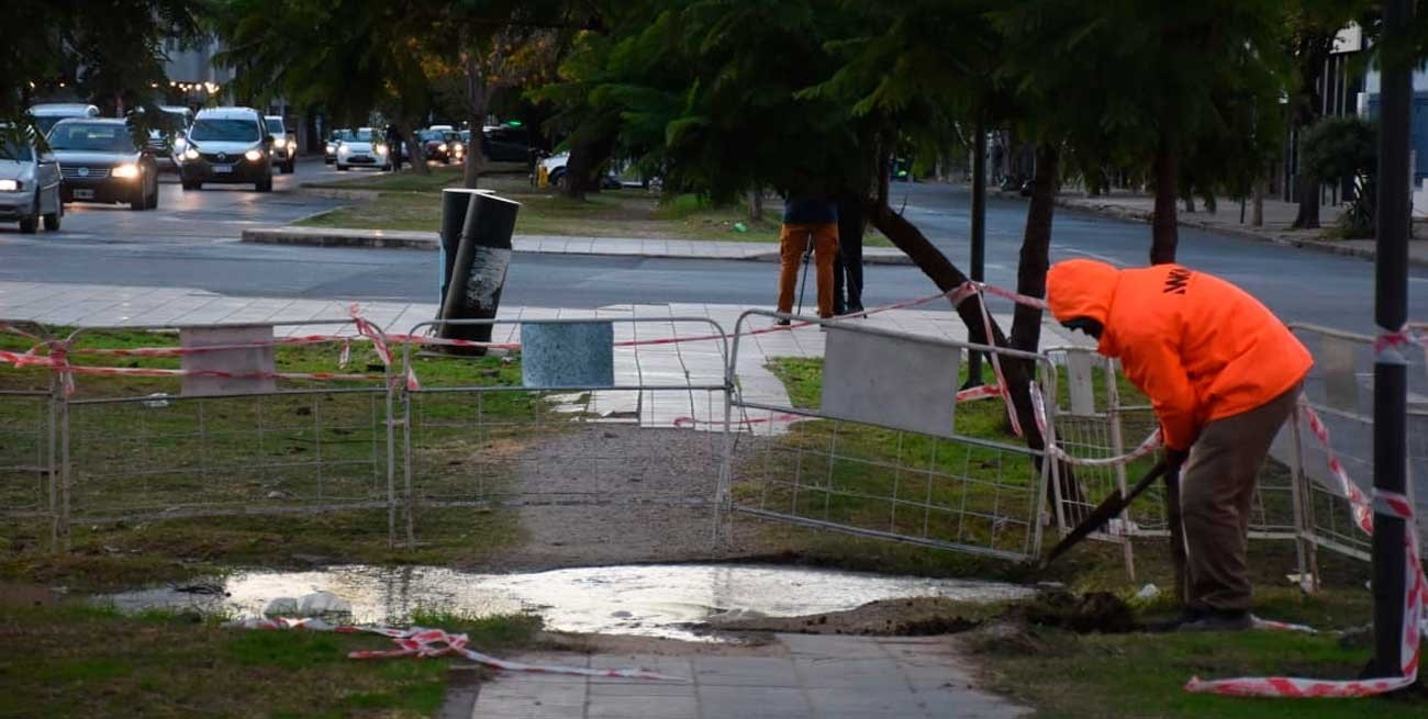 ¿Por qué se hundió el cantero de bulevar Pellegrini? Las explicaciones de ASSA