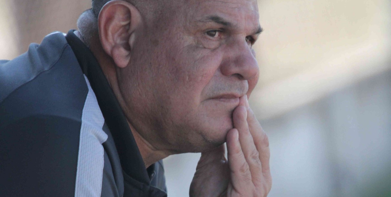 Ramón Centurión se puso el buzo de DT de Ciclón Racing 