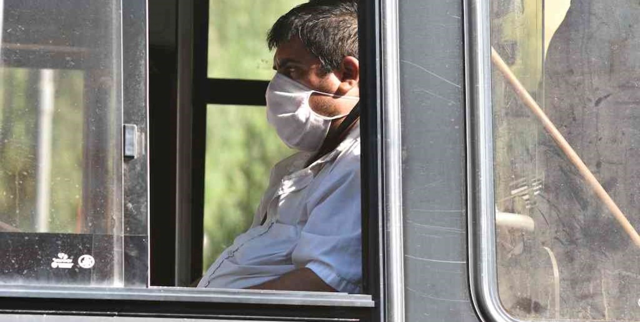 Salud pidió sostener por 60 días el uso del barbijo en espacios cerrados