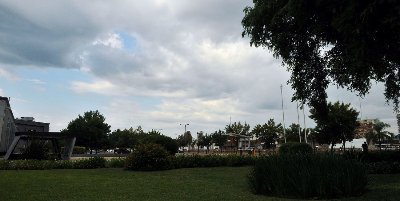 Continúa el frío este miércoles nublado en la ciudad de Santa Fe