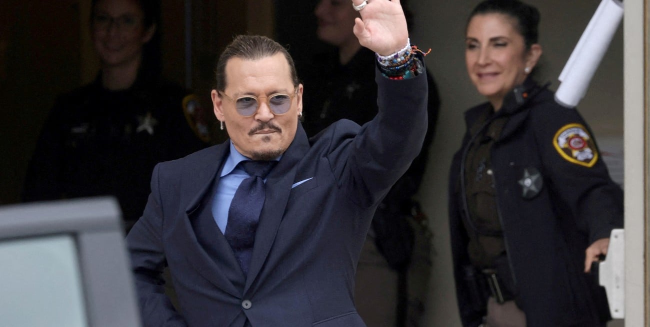 Johnny Depp está saliendo con su abogada