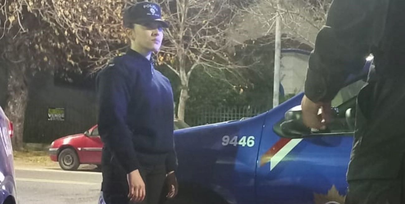 Dos mujeres policías trasladaron de urgencia a un menor que convulsionaba