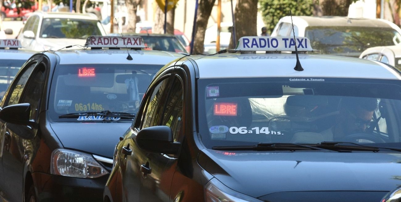 Santa Fe: taxis y remises con un nuevo esquema de tarifas, coches de más antigüedad y con GPS