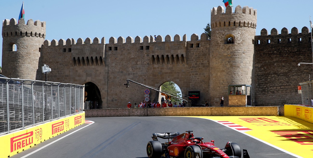 Leclerc dominó la primera jornada de entrenamientos libres del Gran Premio de Azerbaiyán
