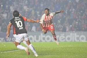 El Pulga Rodríguez y Diego Polenta son jugadores diferentes y juegan en puestos diferentes, pero tienen una ascendencia muy especial en sus equipos, aspecto que puede ser fundamental en un partido de alta carga anímica.

Foto: Eduardo Seval