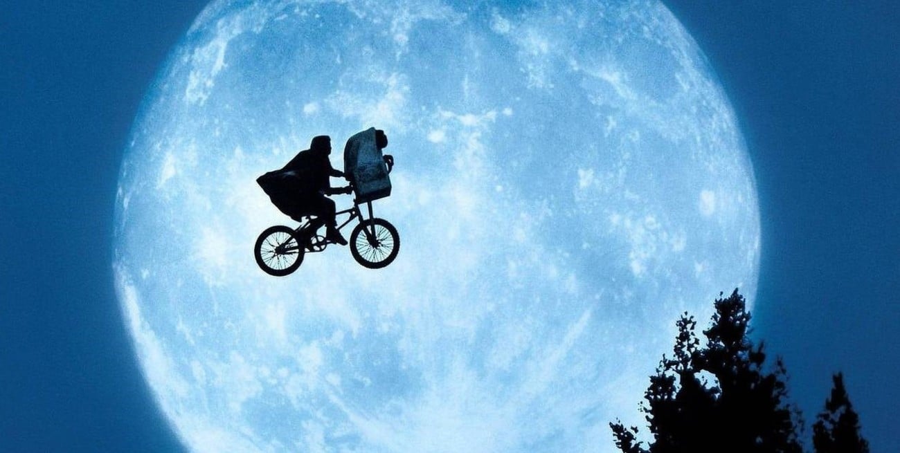 Los 40 años “ET”, la película que hizo 
soñar a una generación con volar en bici
