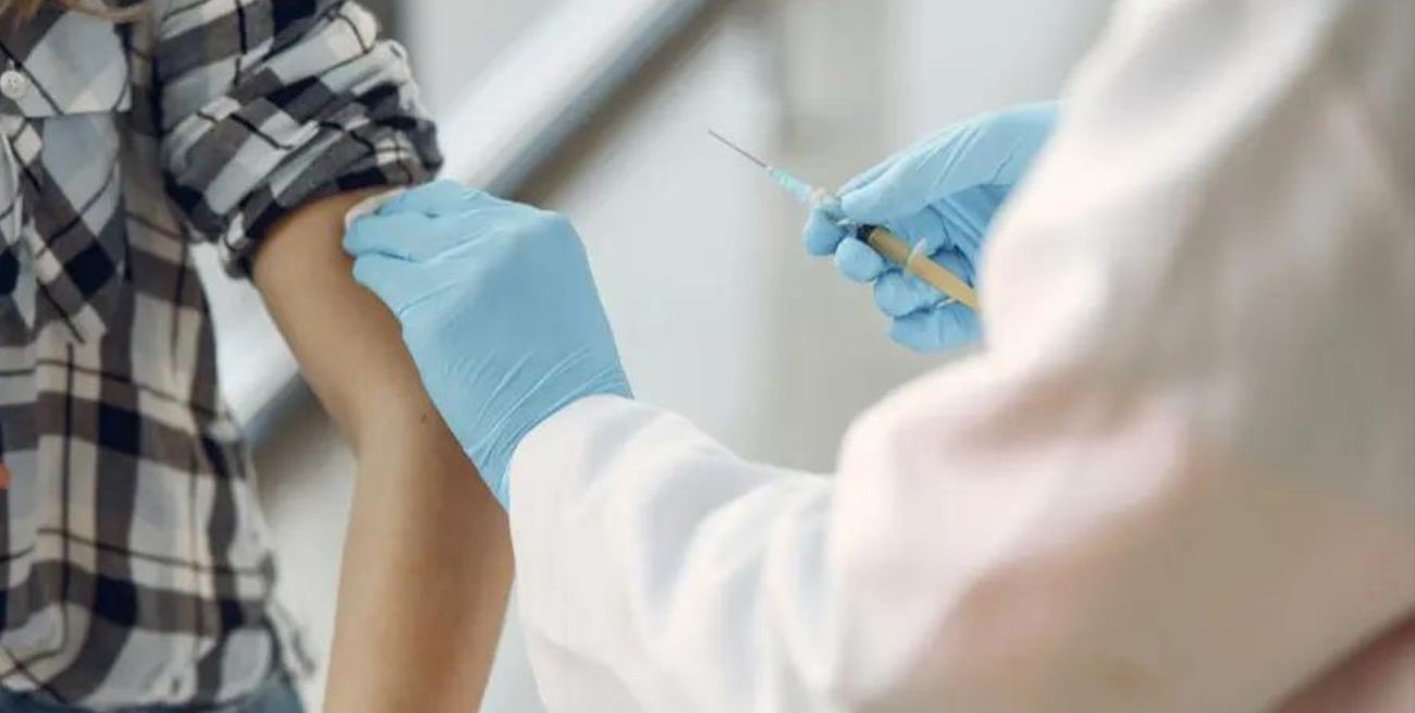 Coronavirus en Bolivia: para contener la quinta ola, apuestan por la vacunación en colegios 