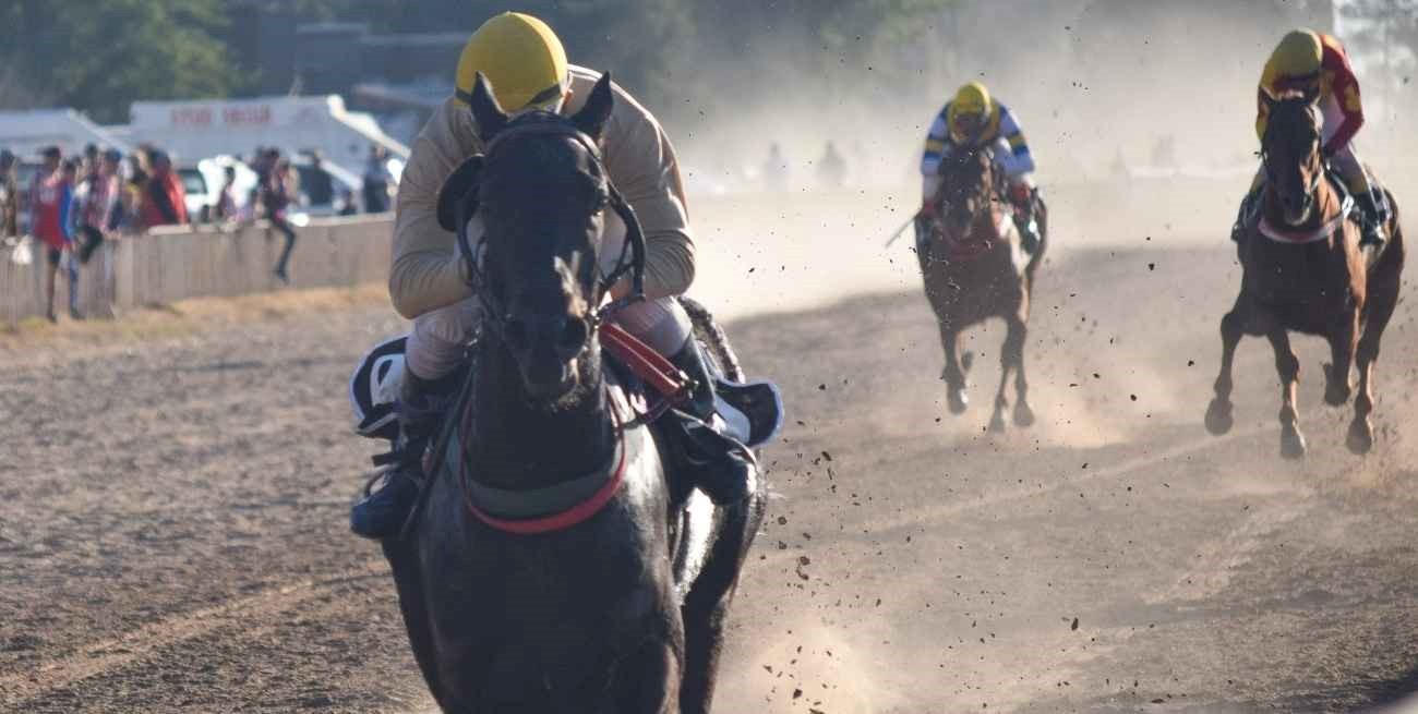 No te preocupes brilló en el Día del Trabajador del Turf

