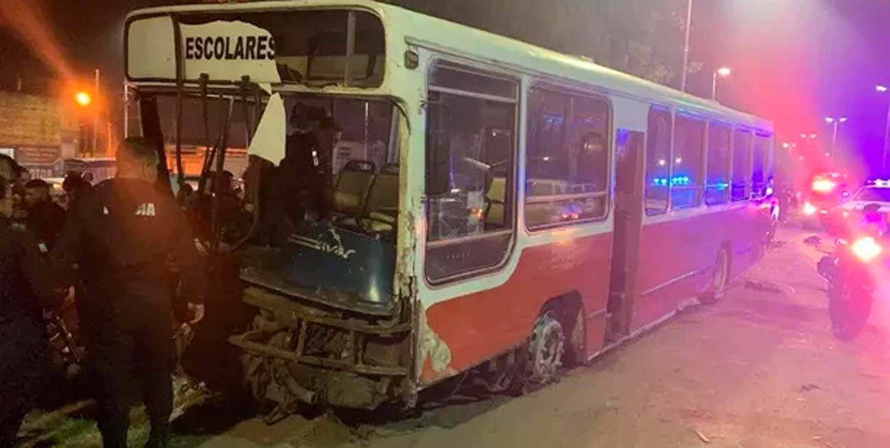 De película: robó un transporte escolar, se tiroteó con la policía y fue detenido