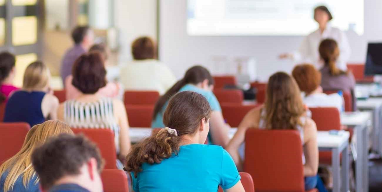 ¿Qué querés ser cuando seas grande? Pregunta un adulto que intenta educar a adolescentes
