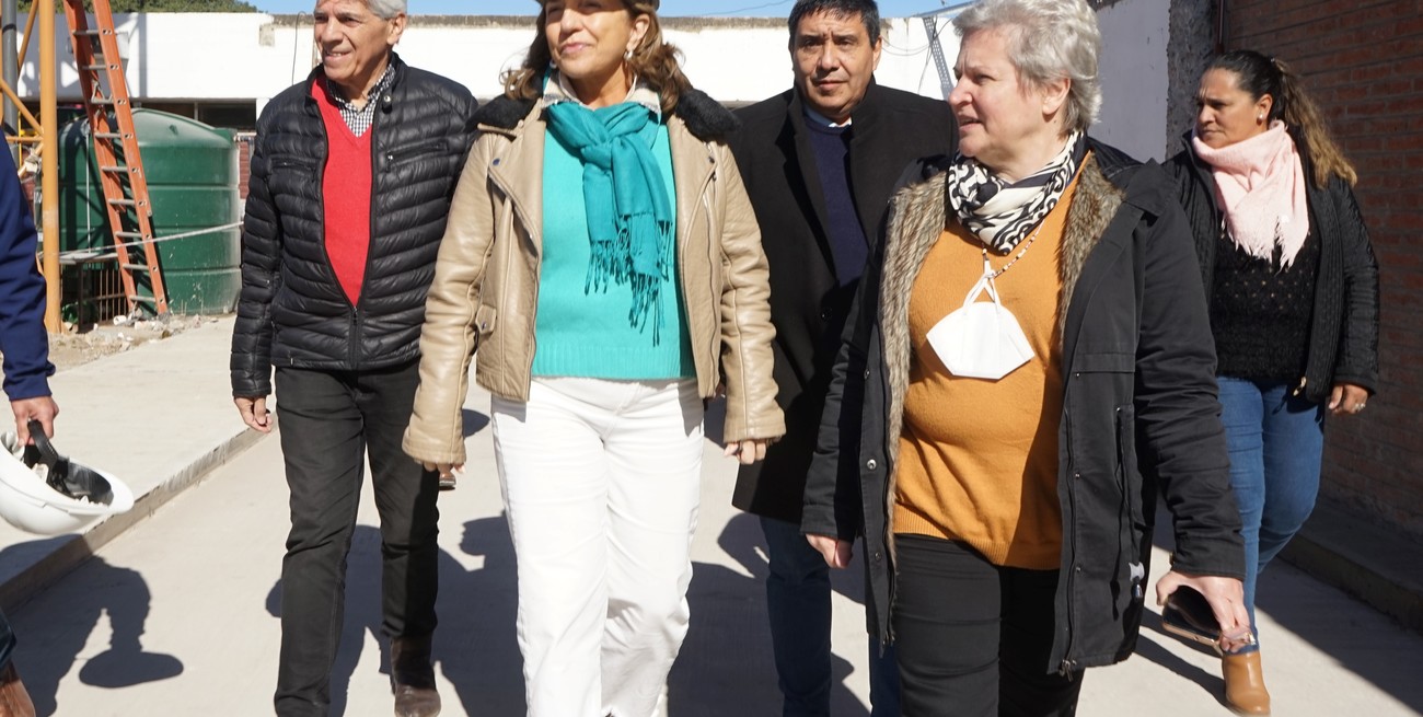 Frana recorrió las obras de modernización en hospitales de Helvecia y San Javier