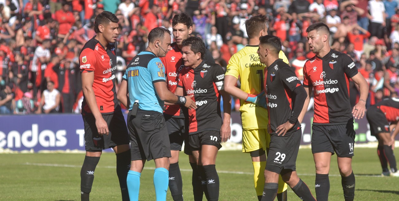A River no le sale el gol y Colón llega sin zagueros

