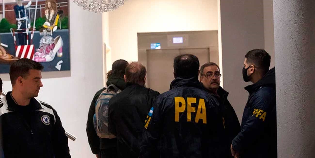 Los tripulantes del avión venezolano no están detenidos pero no pueden salir del país