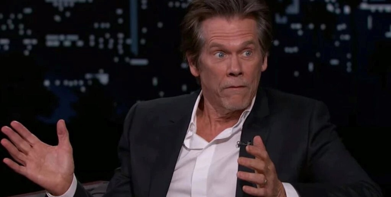 El enojo de Kevin Bacon al ver su cara y nombre en el logo de una hamburguesería argentina
