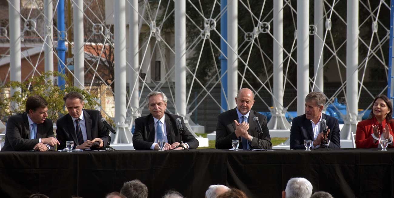 Alberto Fernández ya está en Santa Fe para iniciar obras en la planta potabilizadora