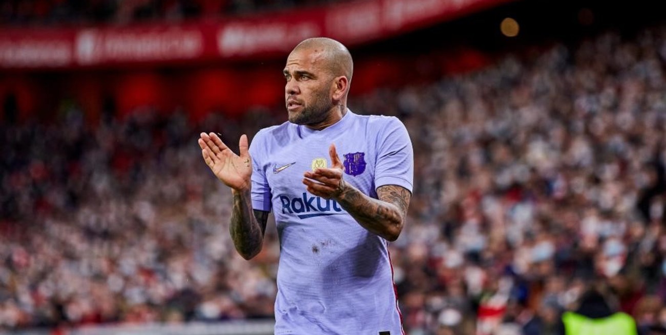 Dani Alves se despidió de Barcelona: "Ahora sí llegó la hora"