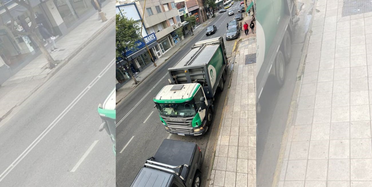 Estacioná donde quieras: “invasores” en Rivadavia al 2800