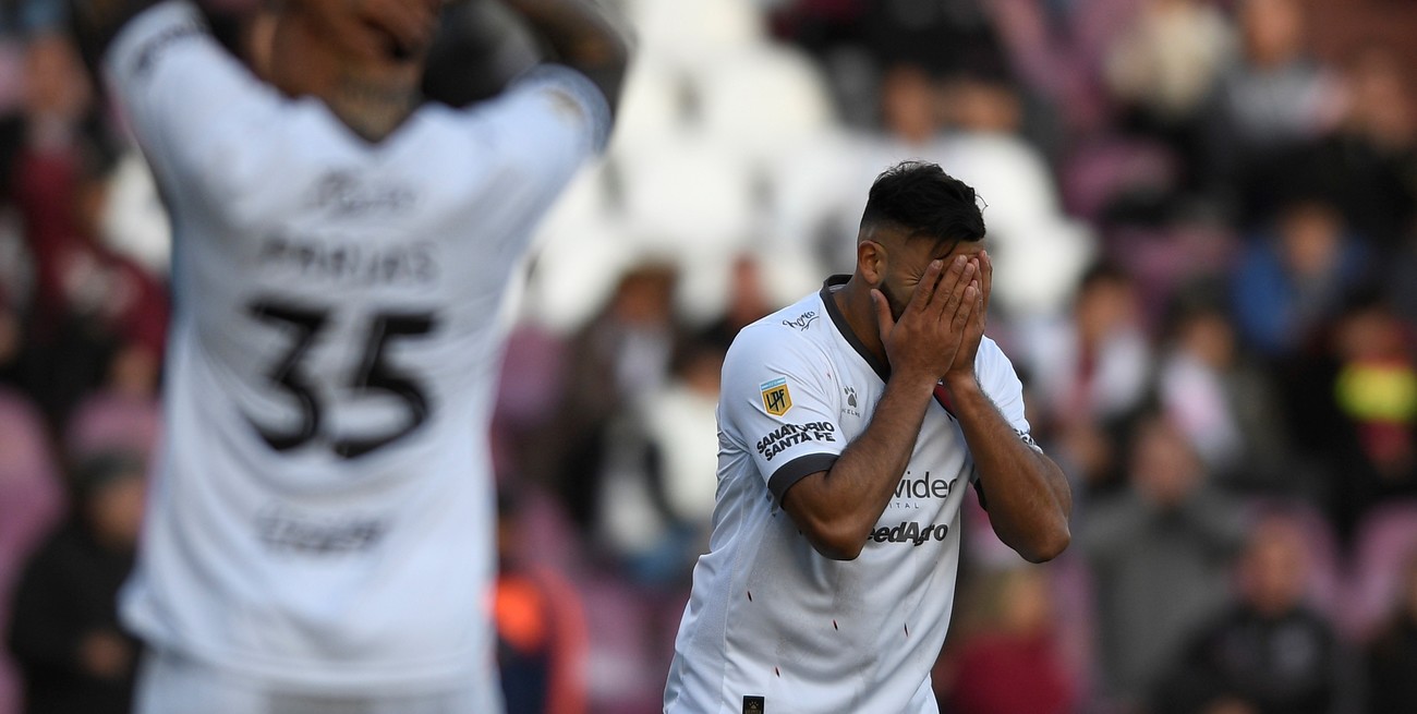 Colón volvió a carecer de eficacia y cayó ante Lanús