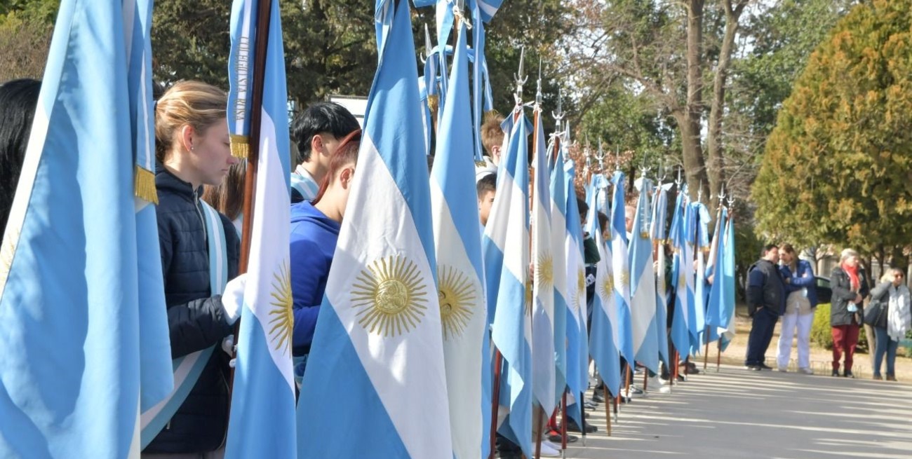 Venado Tuerto homenajeó a Belgrano en el Día de la Bandera, valorando la vigencia de su ideario