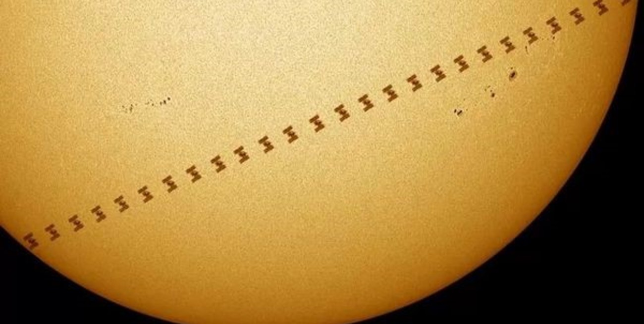 Capturaron el momento justo que la Estación Espacial Internacional viaja frente al Sol