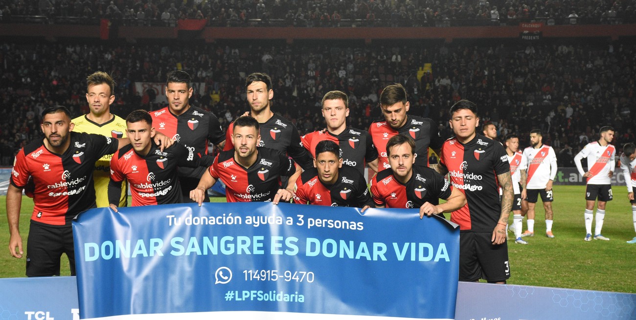 Falcioni da vuelta la página:  Colón pone "todo" en Rosario