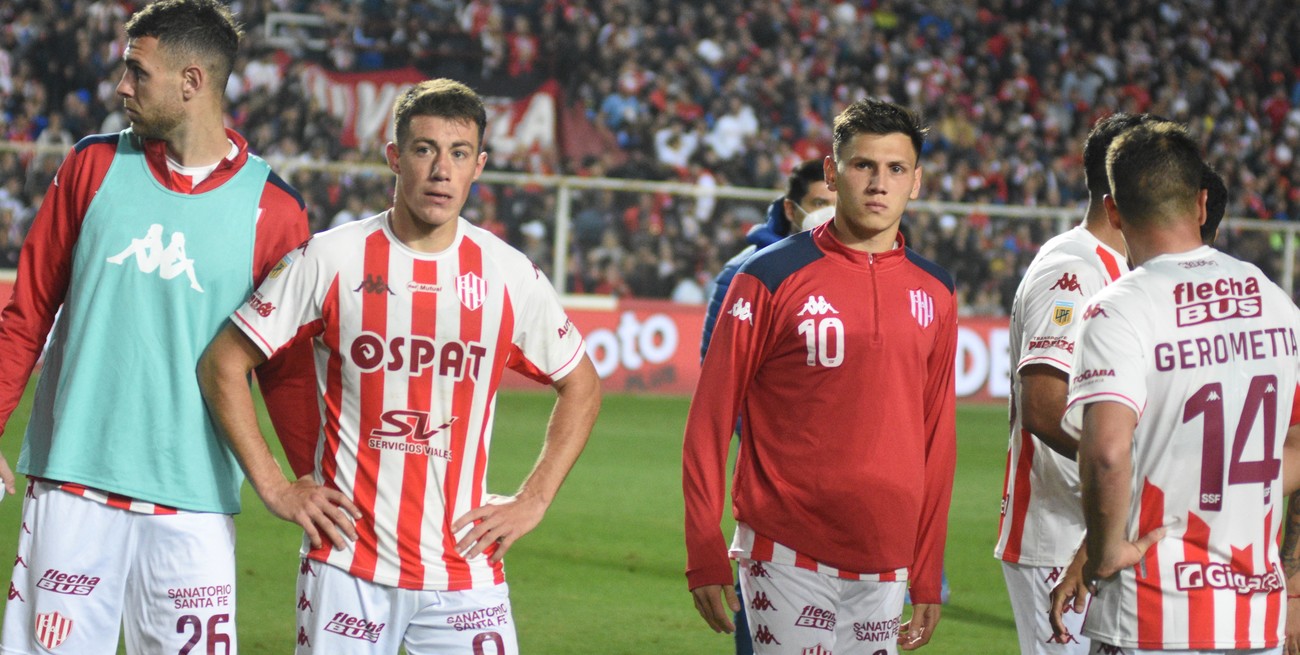 Castrillón estuvo en la cancha el domingo y llegaría alguien más