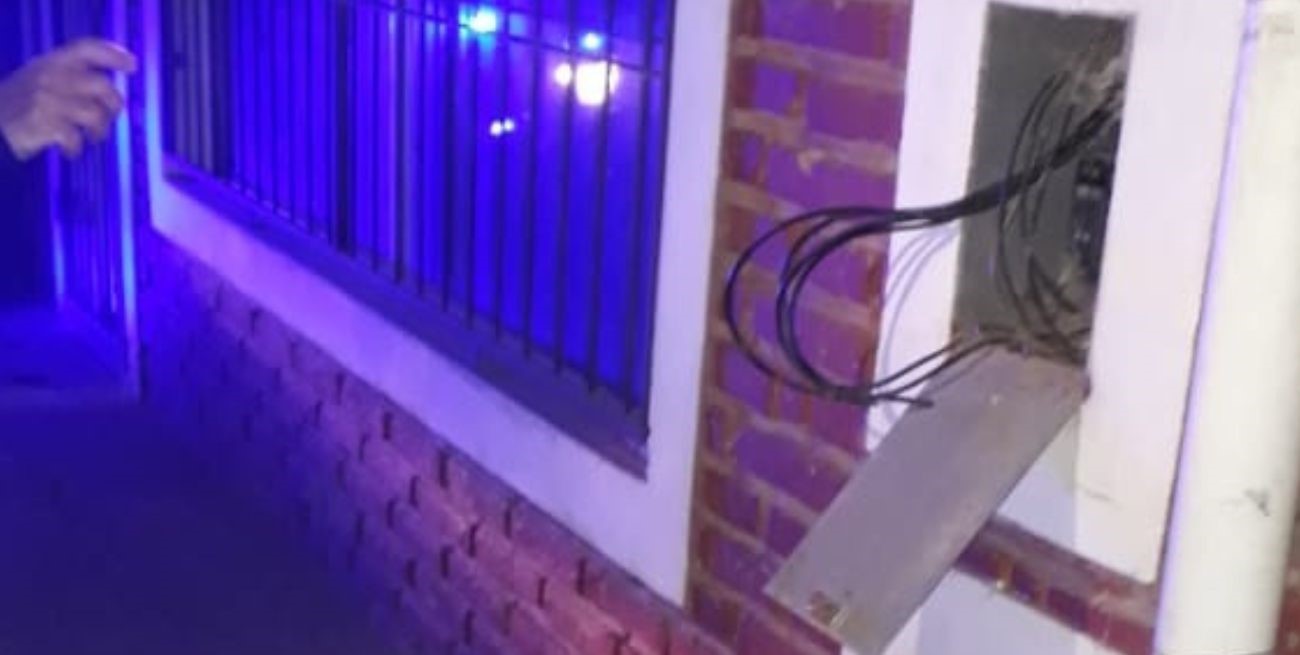 Robó cables y escapó en bicicleta, pero un vecino lo “frenó” hasta que llegó la policía