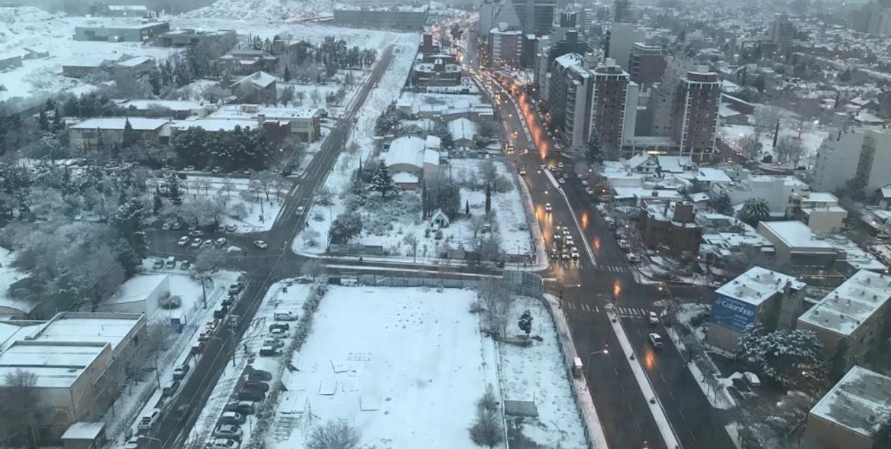 Alertan por nevadas persistentes para la provincia de Neuquén