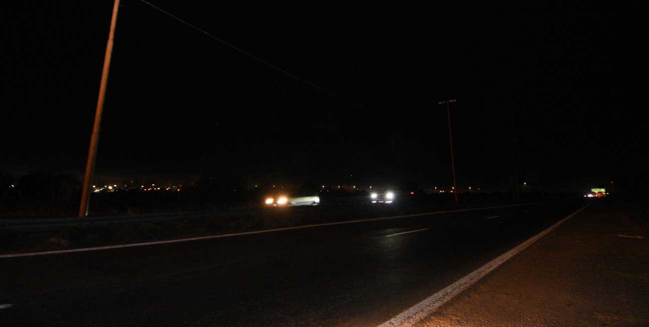 Peligro Circunvalación: le tiraron con un fierro, estalló el parabrisas pero pudo llegar a una estación