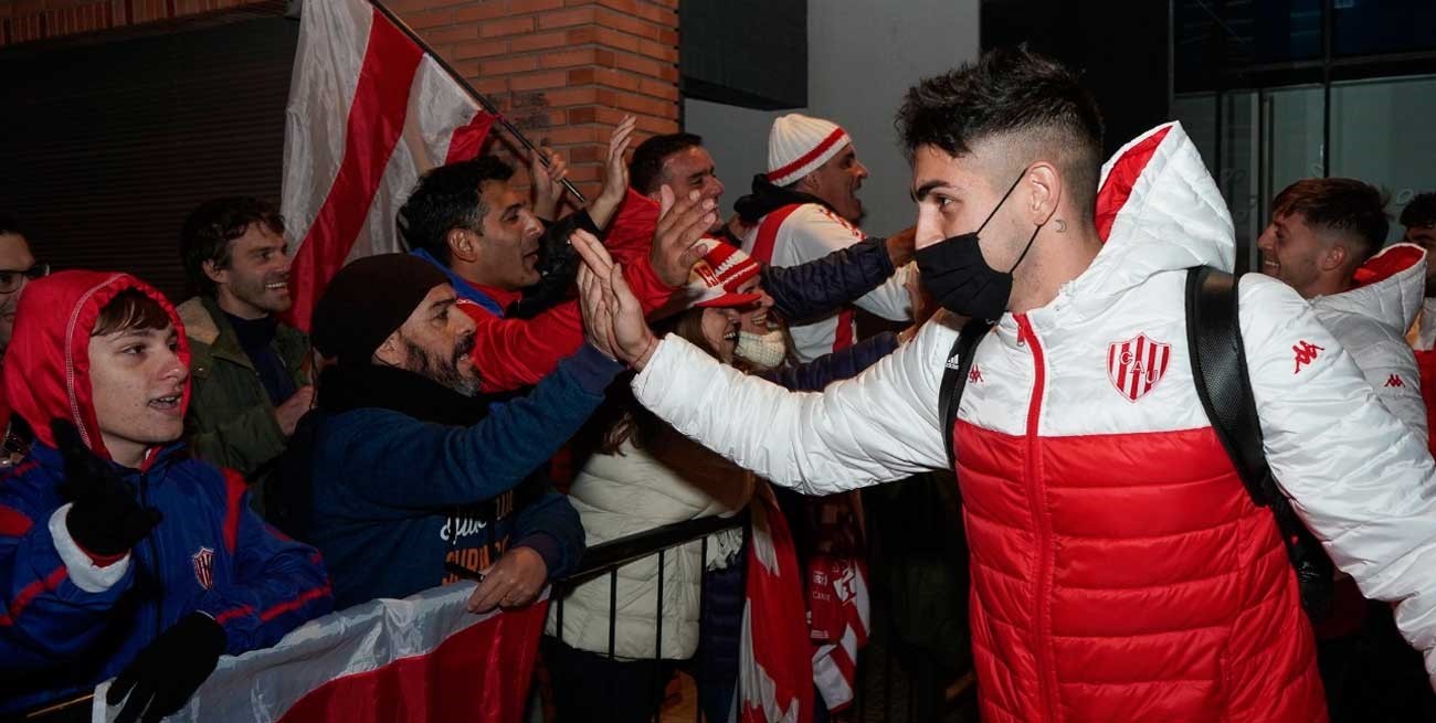 Unión desafió la lluvia de Montevideo ya con Munúa al frente del equipo