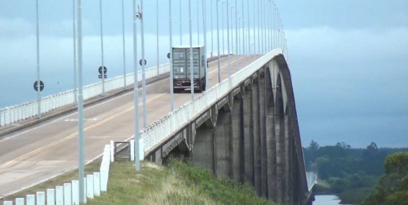 Recomiendan a los hinchas de Unión que no regresen por el paso fronterizo de Fray Bentos - Gualeguaychú